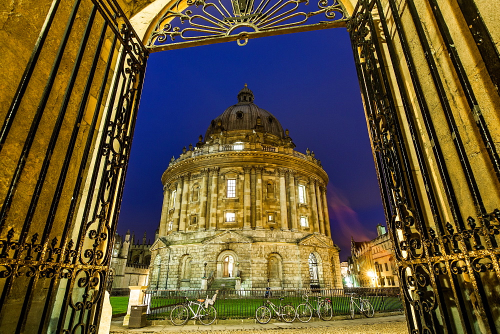 Radcliffe Camera at night, Oxford, Oxfordshire, England, United Kingdom, Europe