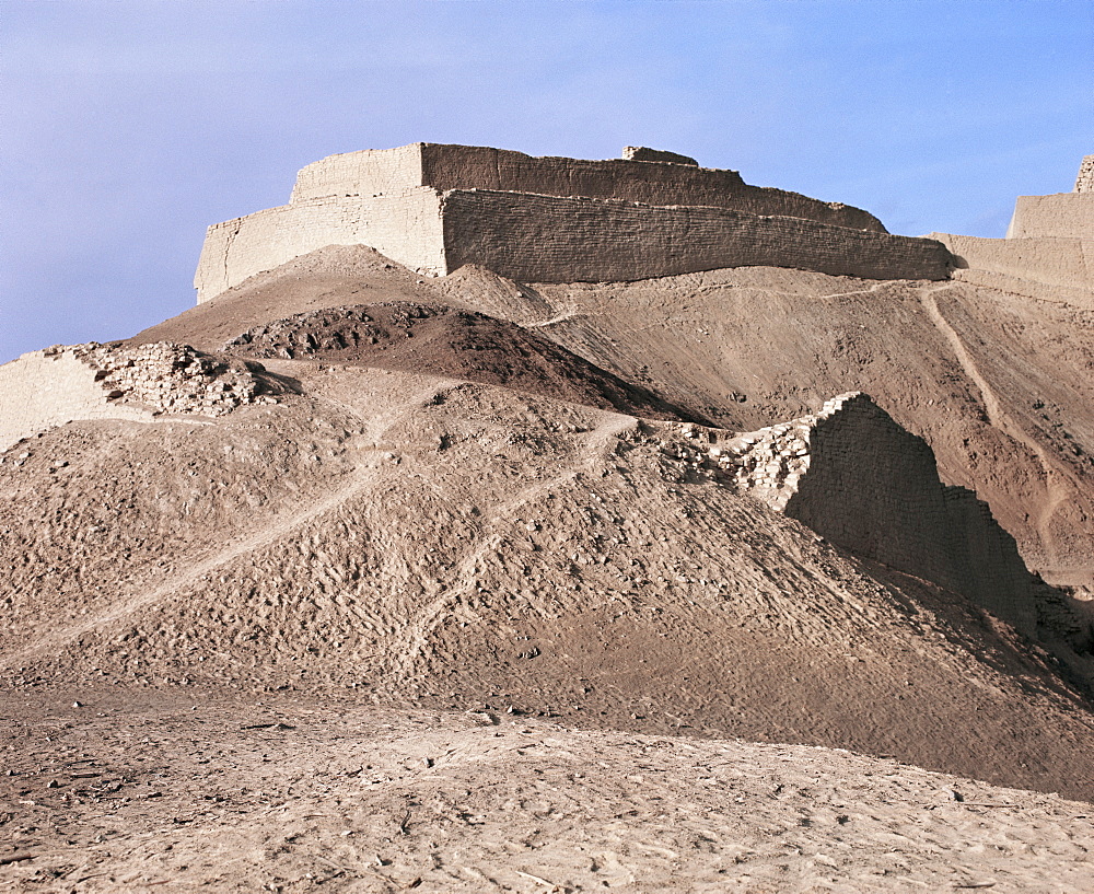 Chimu Fort, Paramonga, Peru, South America