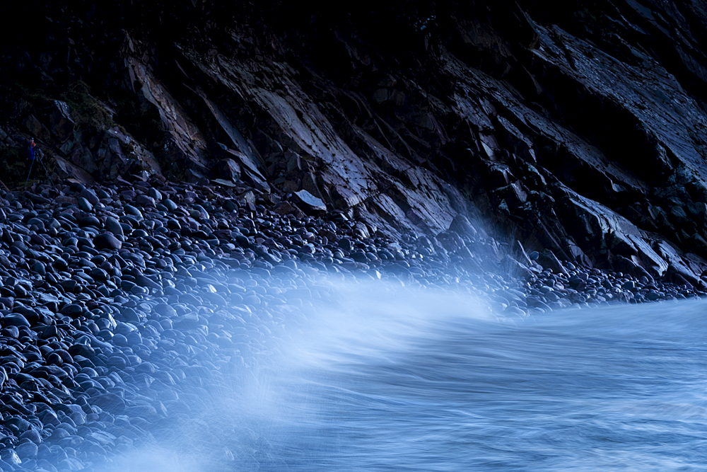 Waves and storm beach at dawn, Minard Beach, Dingle Peninsula, County Kerry, Munster, Republic of Ireland, Europe