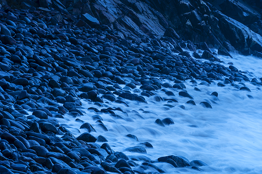 Waves and storm beach at dawn, Minard Beach, Dingle Peninsula, County Kerry, Munster, Republic of Ireland, Europe