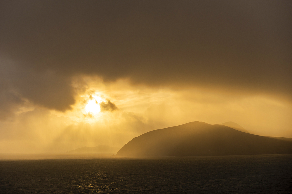 Sunrise over the Blasket Islands, Dingle Peninsula, County Kerry, Munster, Republic of Ireland, Europe