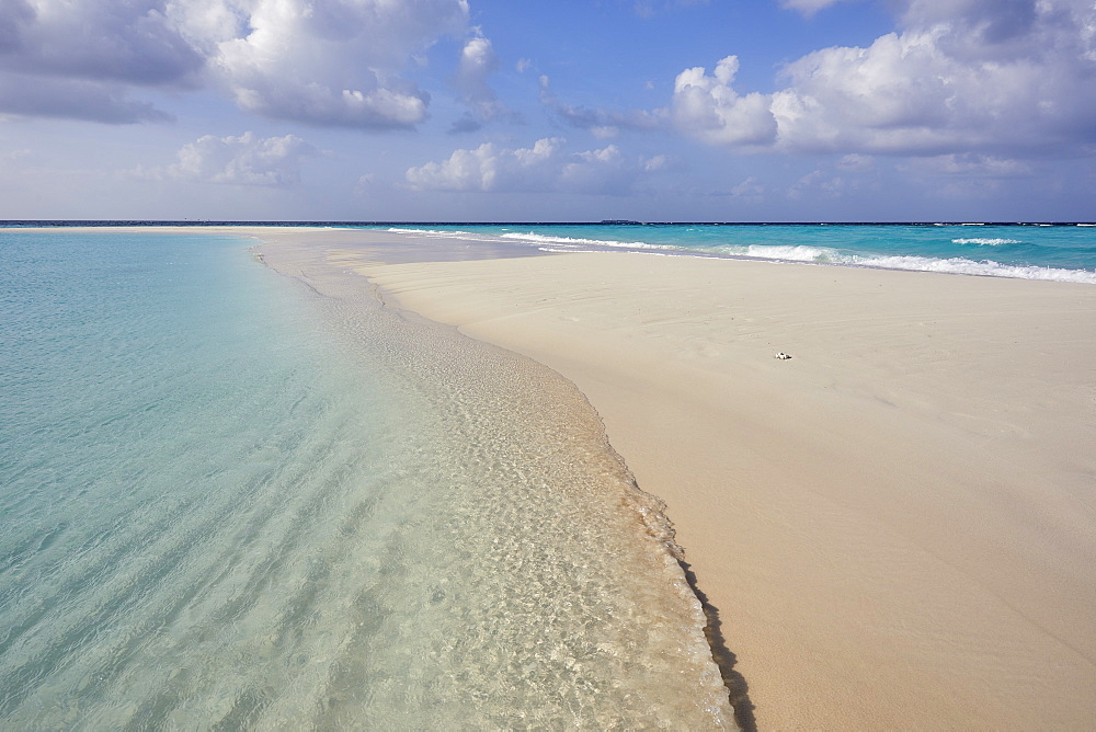 A tropical island sand bar, on Havodda island, in Gaafu Dhaalu atoll, in the far south of The Maldives, Indian Ocean, Asia