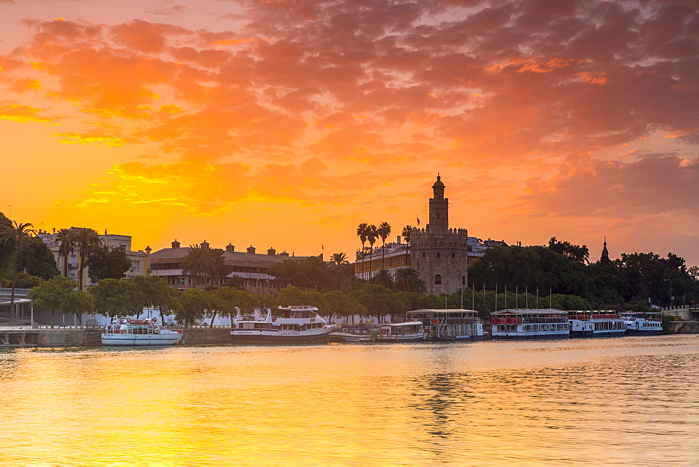 Torre del Oro (Gold Tower) at sunrise, Seville, Andalusia, Spain, Europe