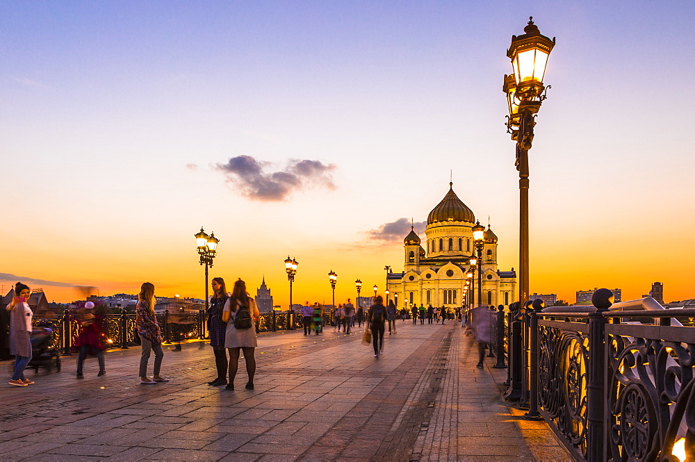 Cathedral of Christ the Saviour beside Moscow River in early evening, Moscow, Russia, Europe