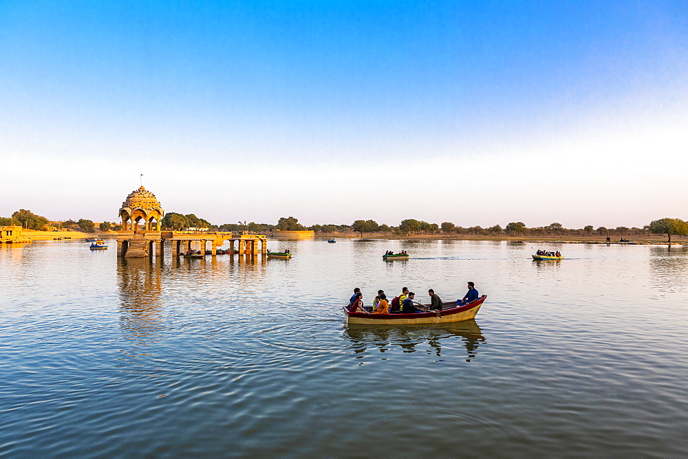 Gadisar Lake in late afternoon light, Jaisalmer, Rajasthan, India, Asia