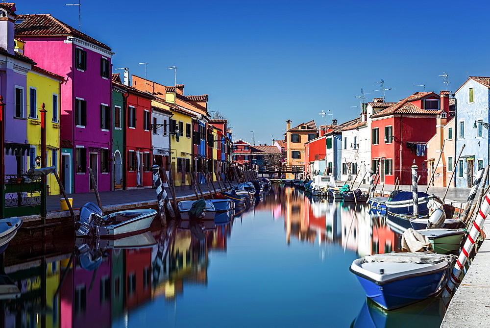 Colored houses on the island of Burano, Venice, UNESCO World Heritage Site, Veneto, Italy, Europe