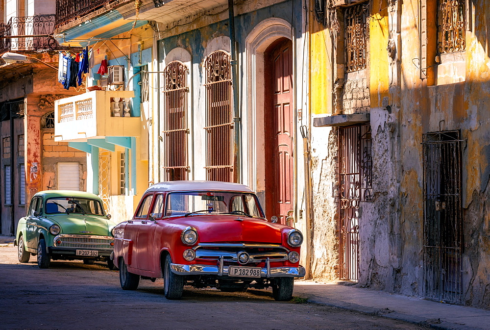 Classic Old Cars, Old Town, Havana, Cuba, West Indies, Caribbean, Central America