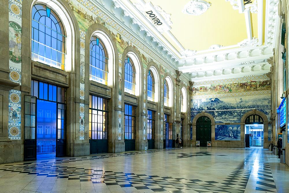 São Bento Train Station Interior, Porto, Portugal, Europe