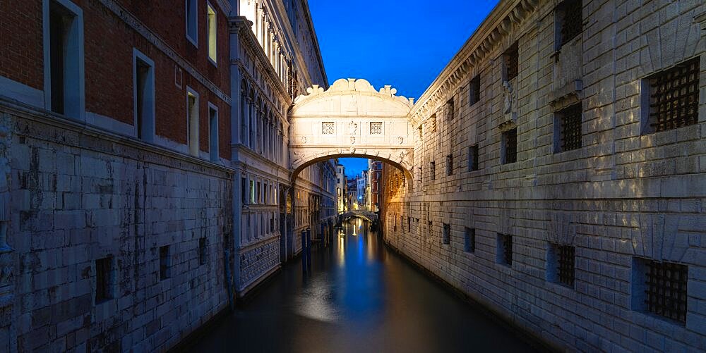 Bridge of Sighs at blue hour, Venice, Italy, Europe