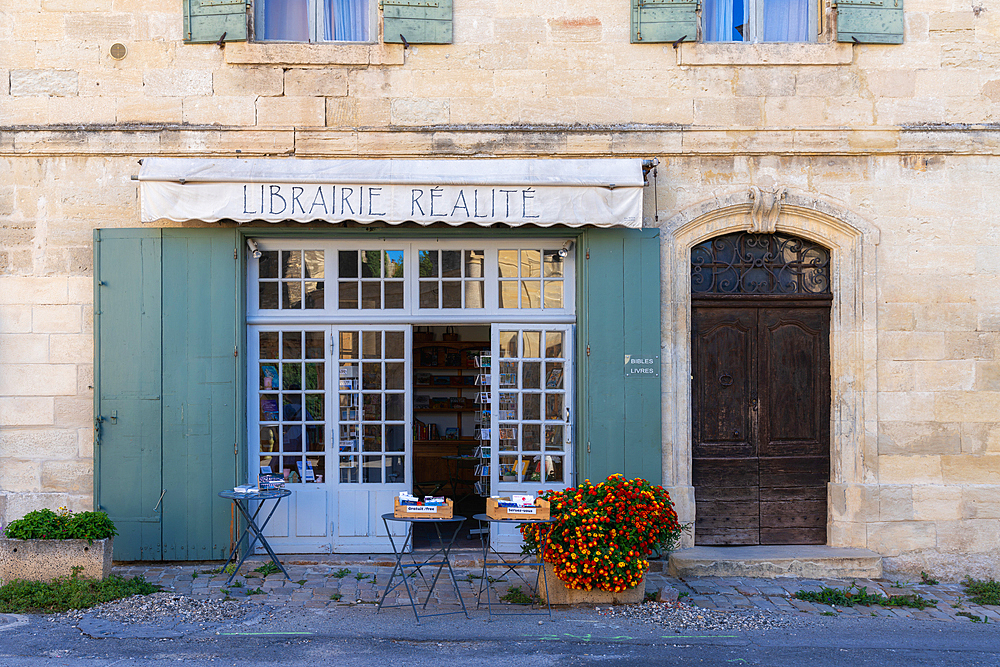 Bookshop in Uzes, Gard, Provence, France, Europe