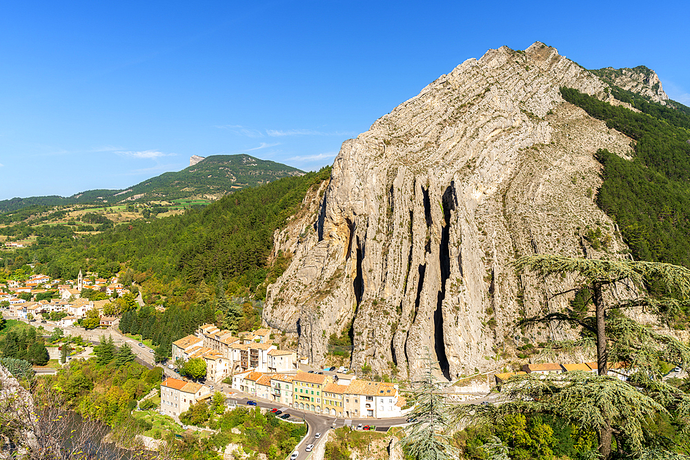 Rocher de la Baume, Sisteron Rock, Sisteron, Alpes-de-Haute-Provence, Provence-Alpes-Cote d'Azur, Provence, France, Europe