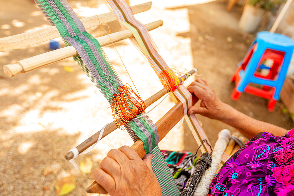 Tinta Maya Artisans weaving, Guatemala, Central America