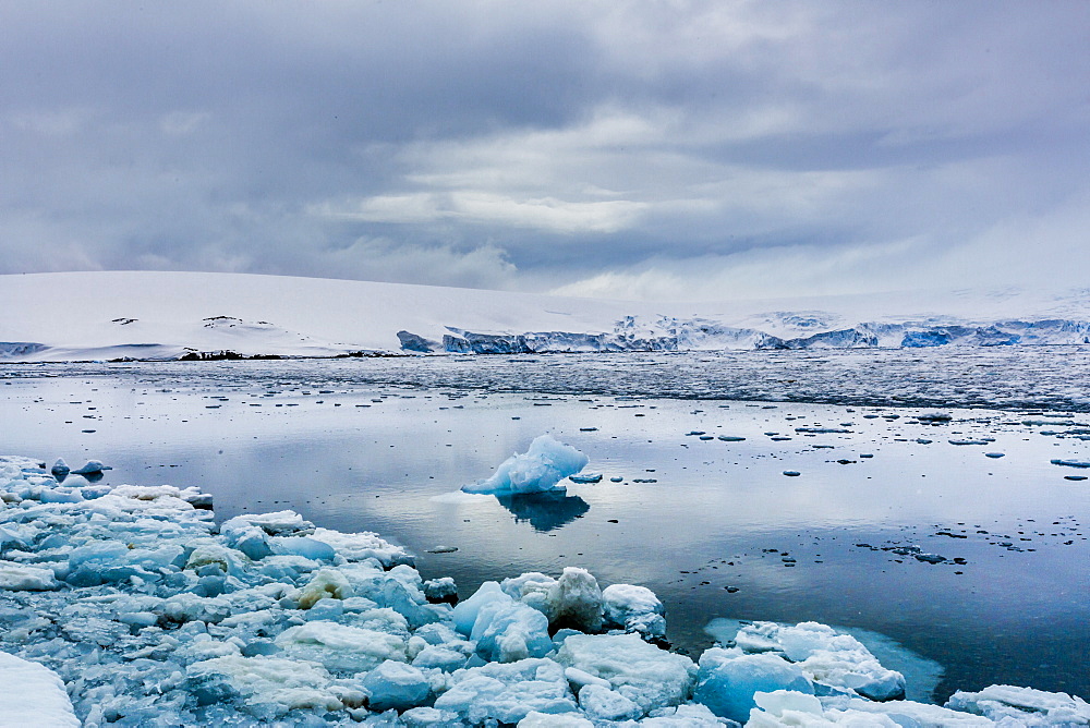 Scenic view of glaciers in Granite Bay, on mainland Antarctica, Polar Regions