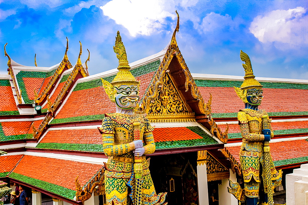 Detail of guardian statues, Grand Palace and Wat Phra Kaew (Temple of the Emerald Buddha) complex, Bangkok, Thailand, Southeast Asia, Asia