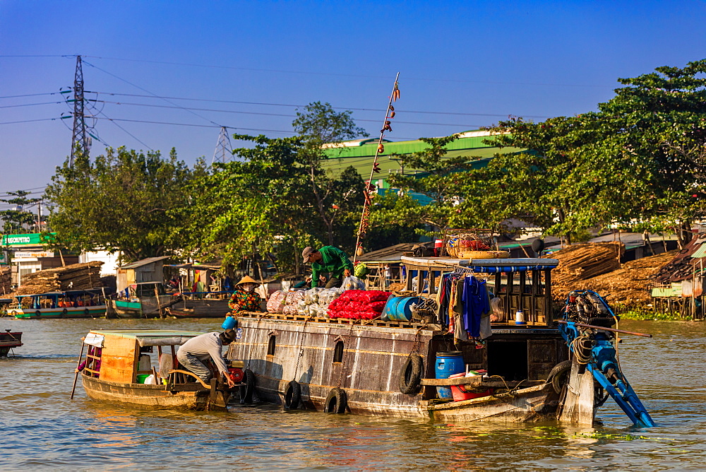 The floating market outside Can Tho, Vietnam, Indochina, Southeast Asia, Asia