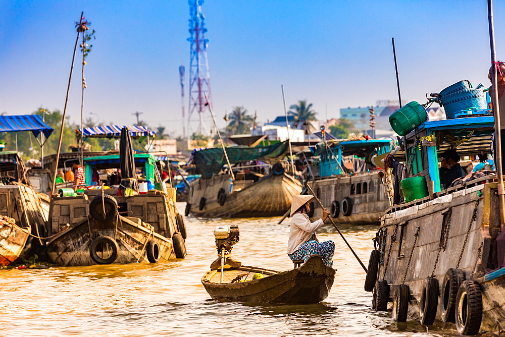 The floating market outside Can Tho, Vietnam, Indochina, Southeast Asia, Asia