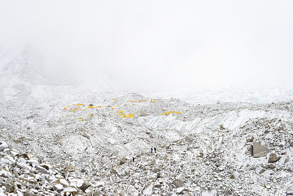 Everest Base Camp at the end of the Khumbu glacier lies at 5350m, Khumbu Region, Nepal, Himalayas, Asia