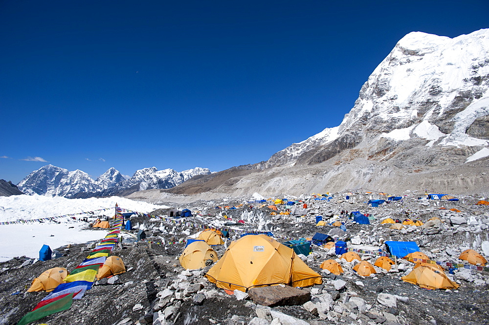 Everest Base Camp, a temporary city at 5500m on the Khumbu glacier, Khumbu Region, Nepal, Himalayas, Asia