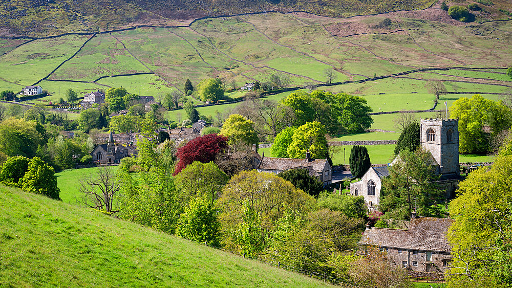 Burnsall Village and River Wharfe in springtime, North Yorkshire, Yorkshire, England, United Kingdom, Europe