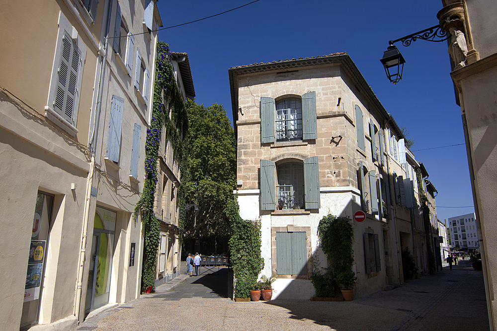 Arles, a city on the Rhone River, famed for inspiring the painter Van Gogh, Arles, Bouches-du-Rhone, Provence, France, Europe