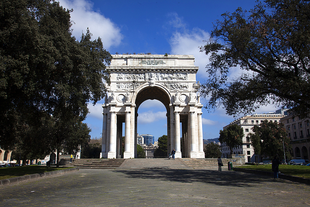 The Arco della Vittoria (Victory Arch), Genoa, Liguria, Italy, Europe