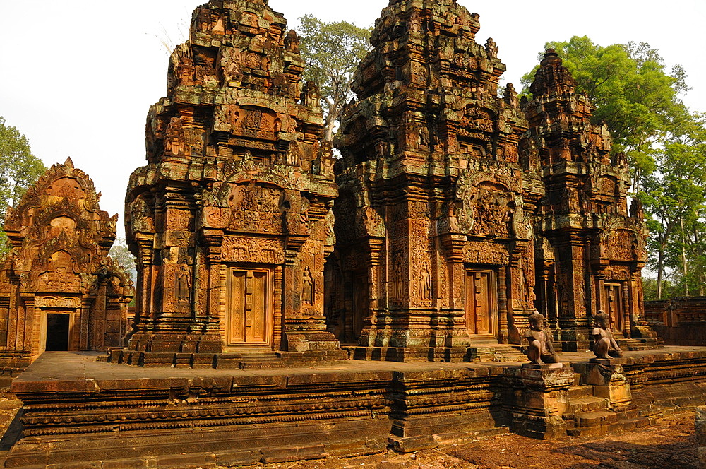 Banteay Srei Inner Sanctuary, Hindu temple dedicated to Lord Shiva, Angkor, UNESCO World Heritage Site, Siem Reap, Cambodia, Indochina, Southeast Asia, Asia