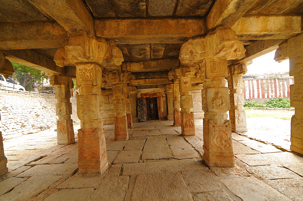 Interior of the Sri Virupaksha temple in Hampi, UNESCO World Heritage Site, Karnataka, India, Asia