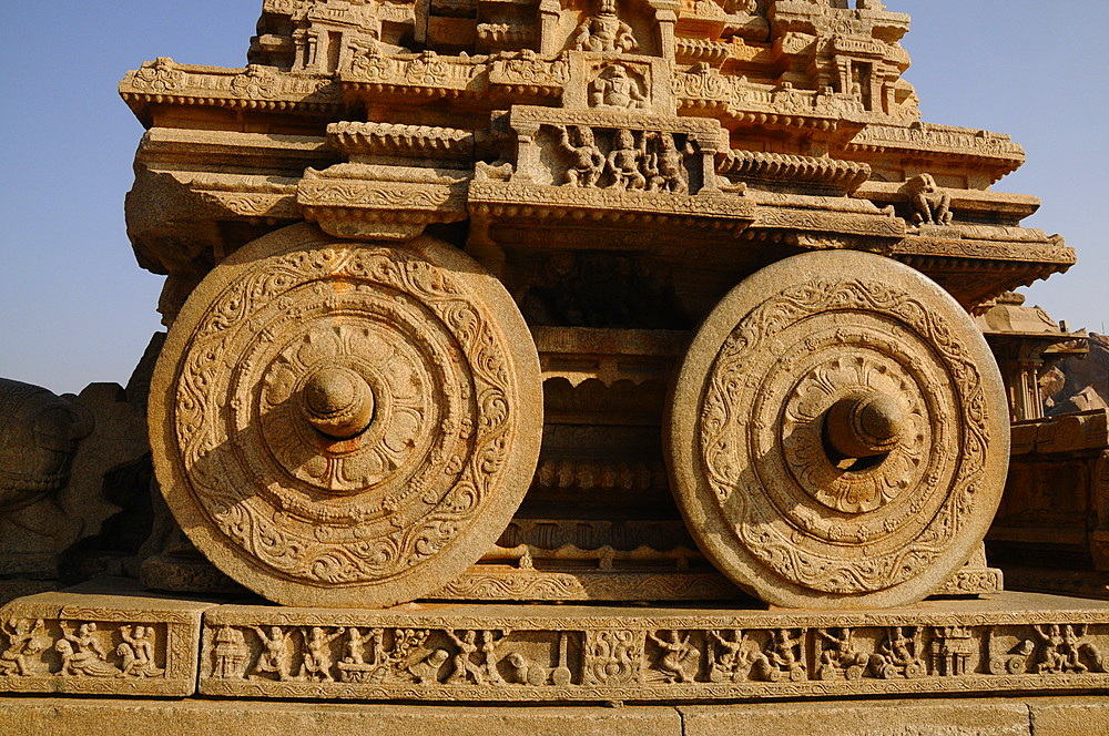 Stone Chariot at Vitthala Temple, Hampi, UNESCO World Heritage Site, Karnataka, India, Asia