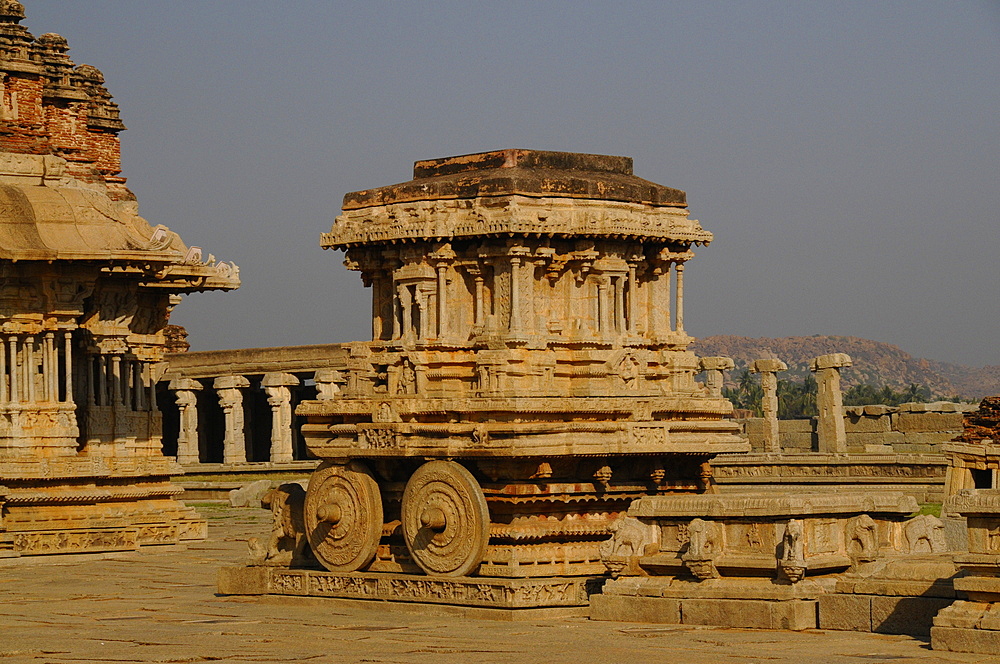 Stone Chariot at Vitthala Temple, Hampi, UNESCO World Heritage Site, Karnataka, India, Asia