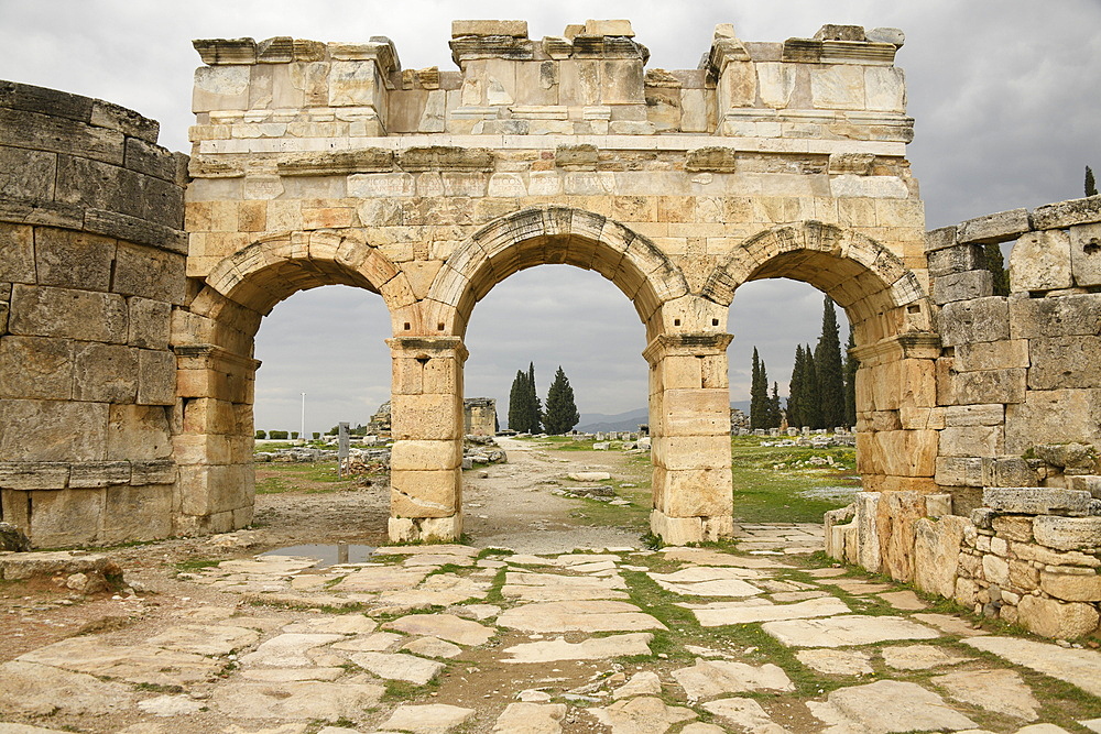 Ancient City of Hierapolis, Pamukkale, UNESCO World Heritage Site, Anatolia, Turkey, Asia Minor, Asia