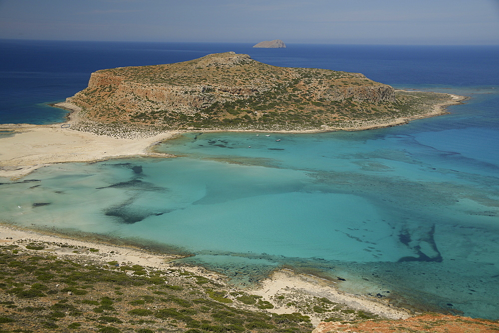 Balos Lagoon Beach and Cape Tigani, elevated view, Gramvousa Peninsula, Chania Region, Crete, Greek Islands, Greece, Europe