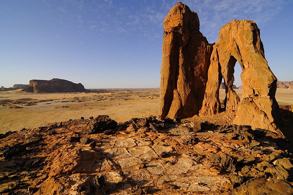 D'Anoa natural arch, Sahara desert, Ennedi, Chad, Africa