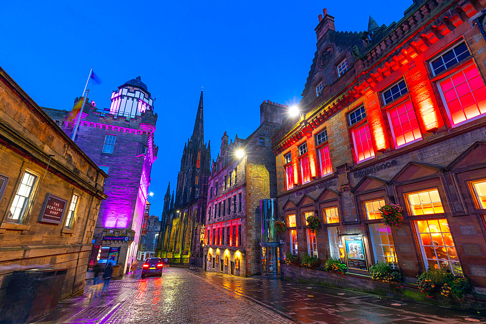 Castlehill at dusk, The Royal Mile, Old Town, Edinburgh, Scotland, United Kingdom, Europe