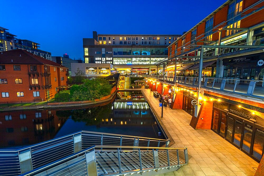 Canal Old Line, The Mailbox, Birmingham, England, United Kingdom, Europe