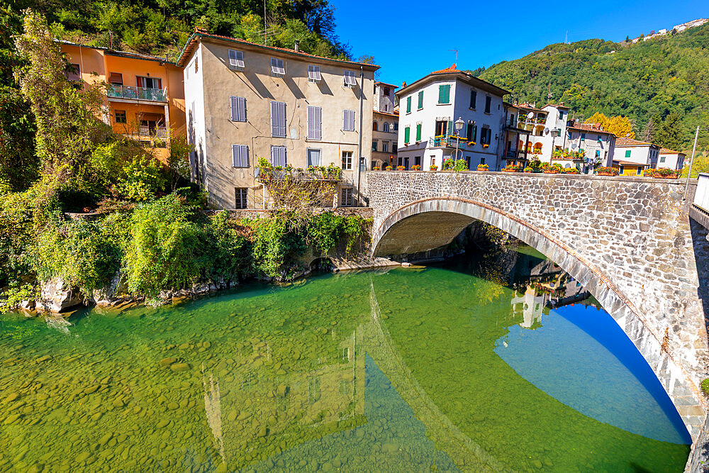 Ponte a Serraglio, bridge, River Lima, Bagni di Lucca, Tuscany, Italy, Europe