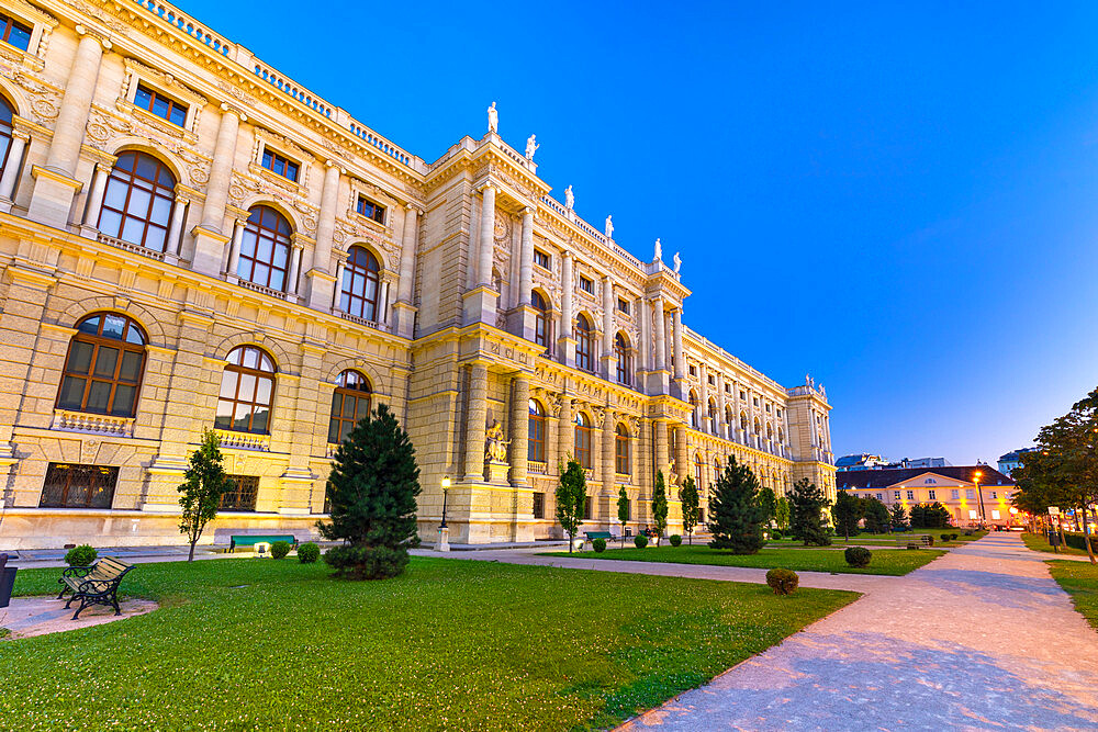 Natural History Museum at dusk, Bellariastrasse, Innere Stadt District, Vienna, Austria, Europe