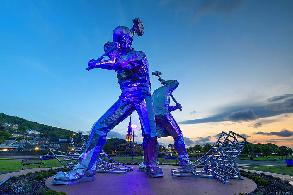 The Shipbuilders of Port Glasgow Statues, Coronation Park, Port Glasgow, Inverclyde, Scotland, United Kingdom, Europe