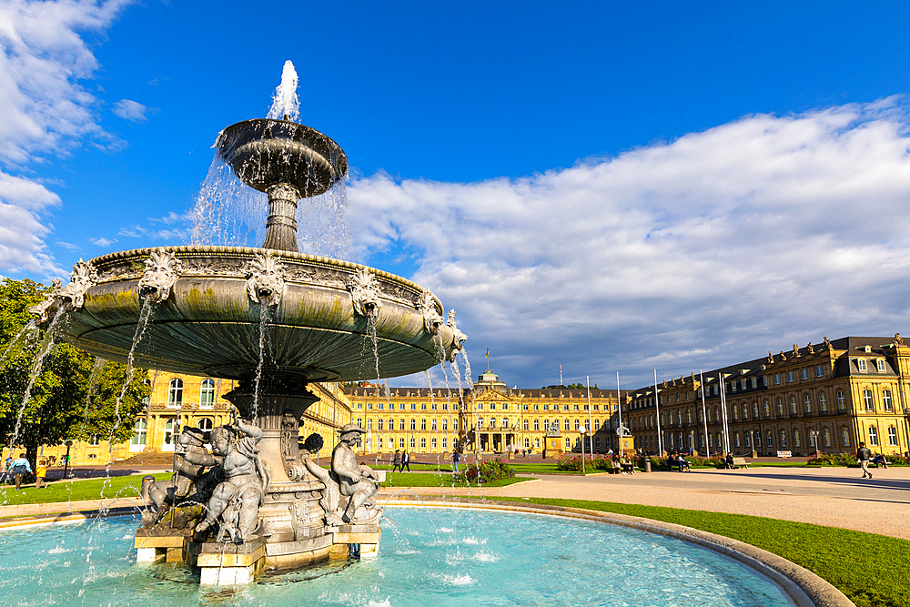 Schlossplatz Stuttgart (Palace Square), New Palace, Fountain, Stuttgart, Baden-Wurttemberg state, Germany, Europe