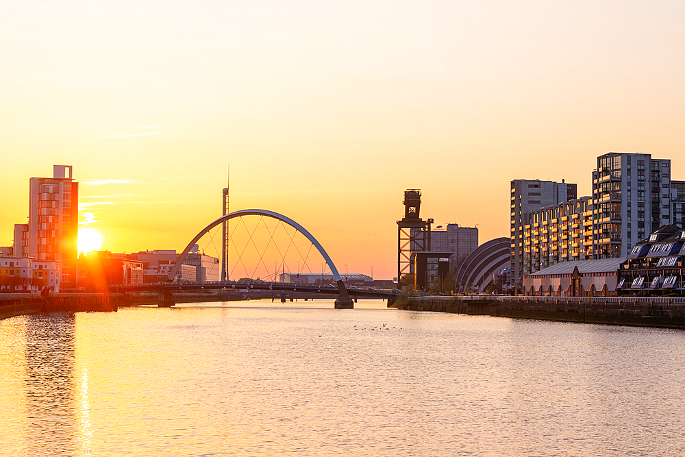 Sunset at River Clyde, Clyde Arc, Squinty Bridge, Glasgow, Scotland, United Kingdom, Europe