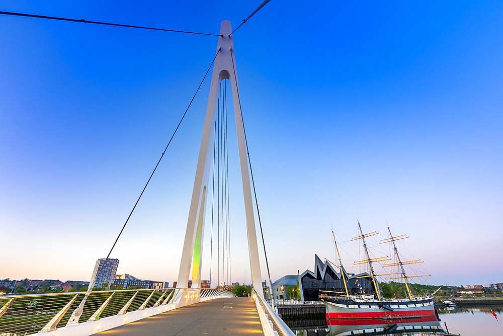 Govan-Partick Bridge, footbridge, The Glenlee Tall Sip, Riverside Museum, Glasgow, Scotland, United Kingdom, Europe