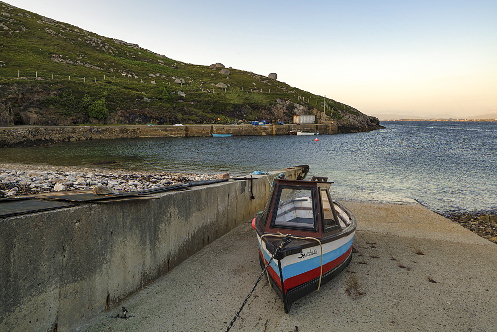 Poll An Mhadaidh, Arranmore Island, County Donegal, Ulster, Republic of Ireland, Europe