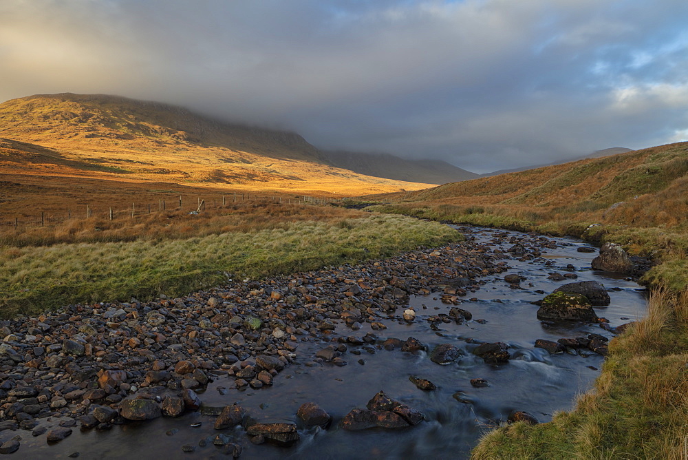 Maumturk Mountains, Connemara, County Galway, Connacht, Republic of Ireland, Europe