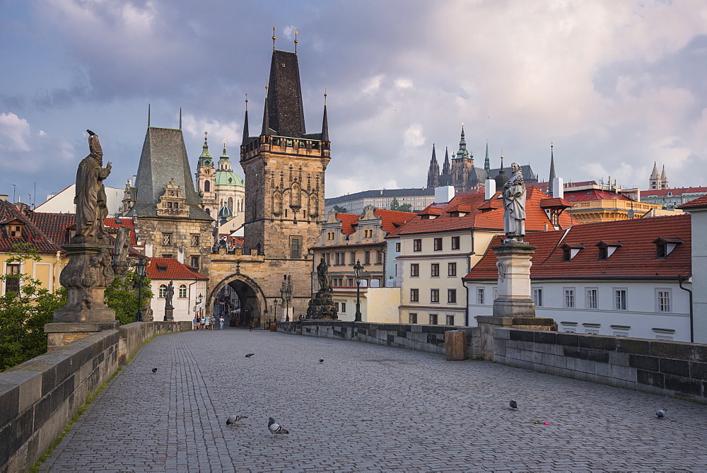 Charles Bridge with Lesser Towers and Prague Castle at sunrise, Prague, UNESCO World Heritage Site, Czech Republic, Europe