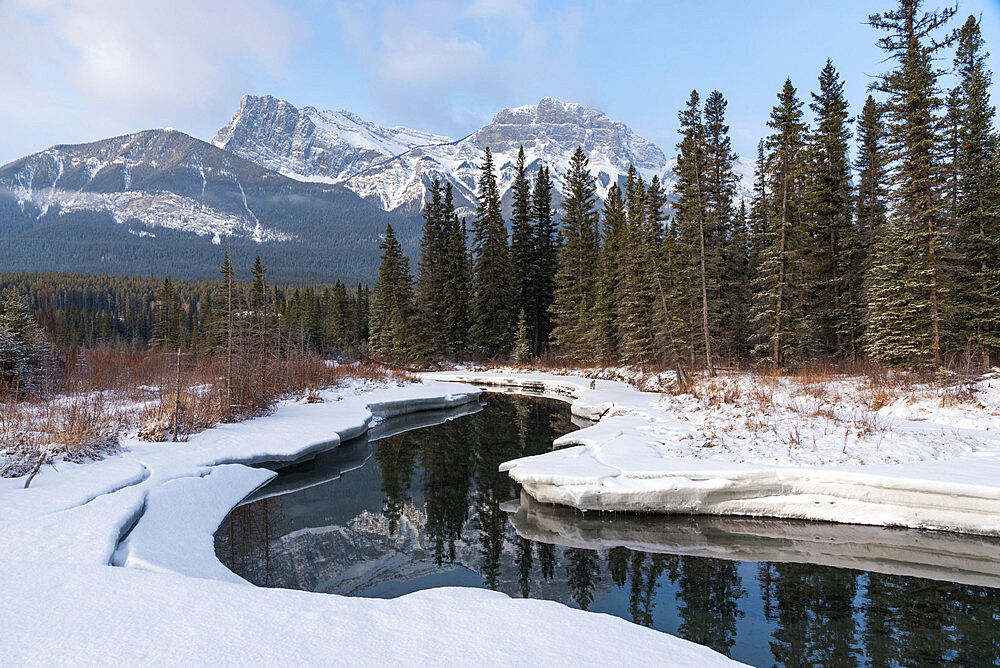 Policeman's Creek in winter with Mount Lawrence Grassi, Canmore, Bow Valley Provincial Park, Alberta, Canada, North America