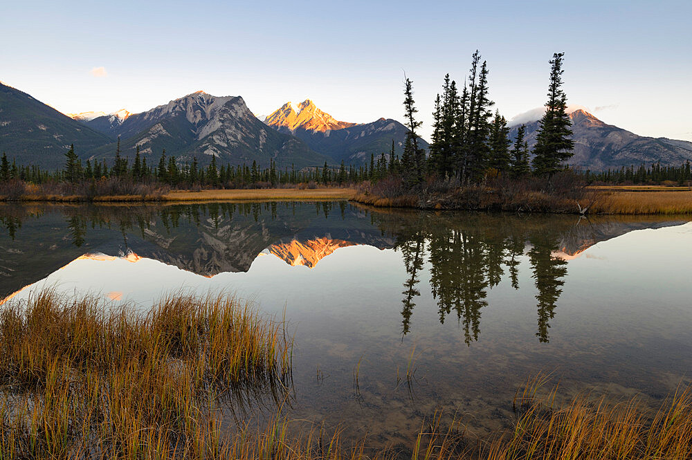 Athabasca River with Esplanade Mountain, Whitecap Mountain, and Gargoyle Mountain at sunrise in Autumn, Jasper National Park, UNESCO World Heritage Site, Alberta, Canadian Rockies, Canada, North America