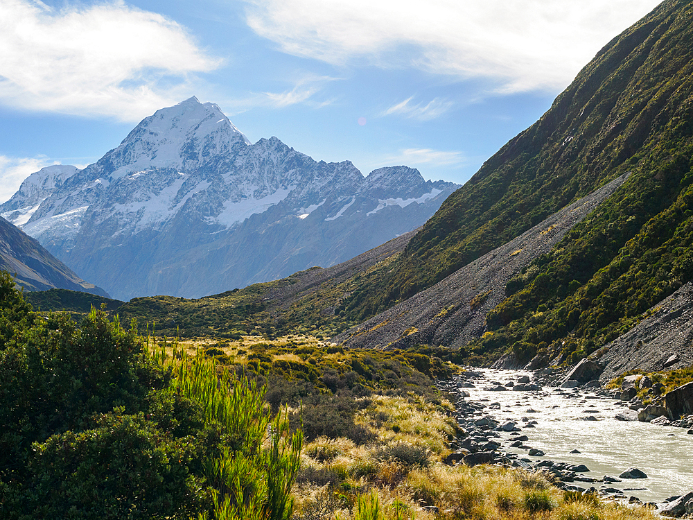 View of Aoraki (Mount Cook) from the Hooker Valley Track in Aoraki (Mount Cook) National Park, UNESCO World Heritage Site, Southern Alps, South Island, New Zealand, Pacific