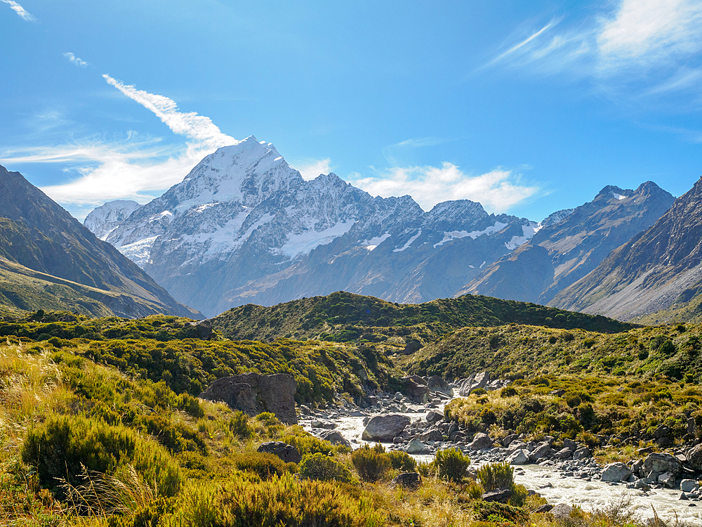 View of Aoraki (Mount Cook) from the Hooker Valley Track in Aoraki (Mount Cook) National Park, UNESCO World Heritage Site, Southern Alps, South Island, New Zealand, Pacific