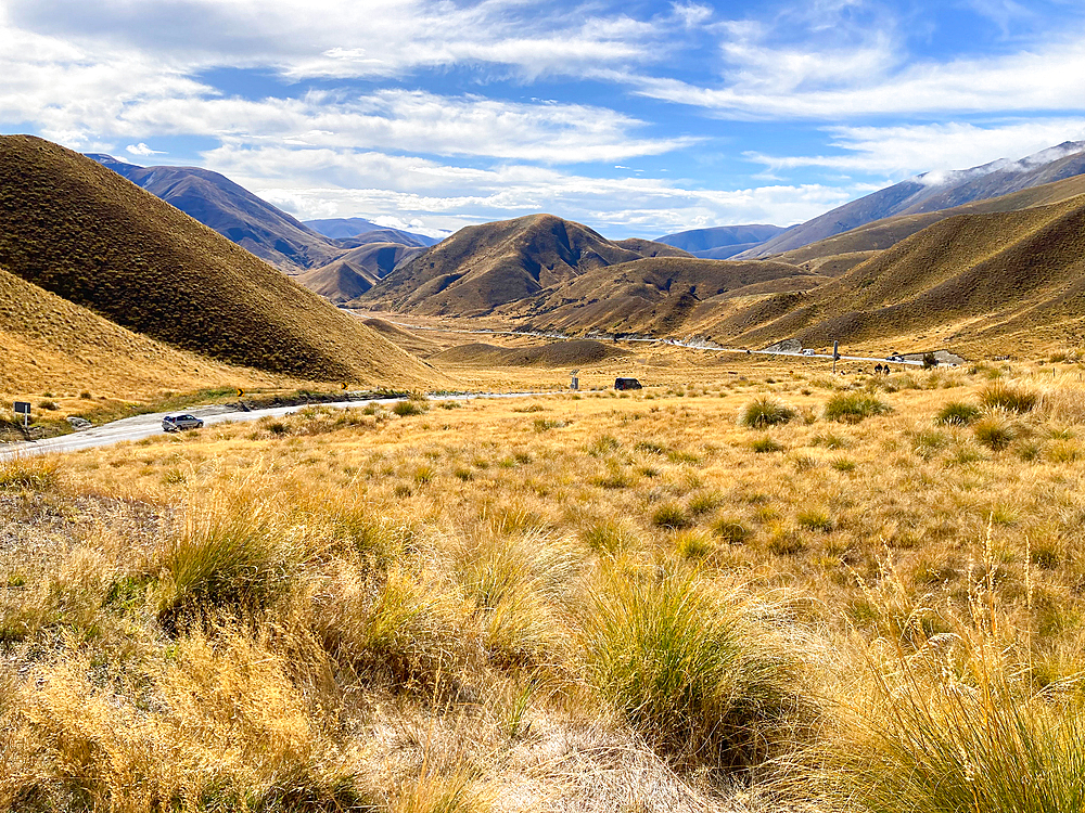 Highway 8 through the Lindis Valley, Southern Alps, South Island, New Zealand, Pacific