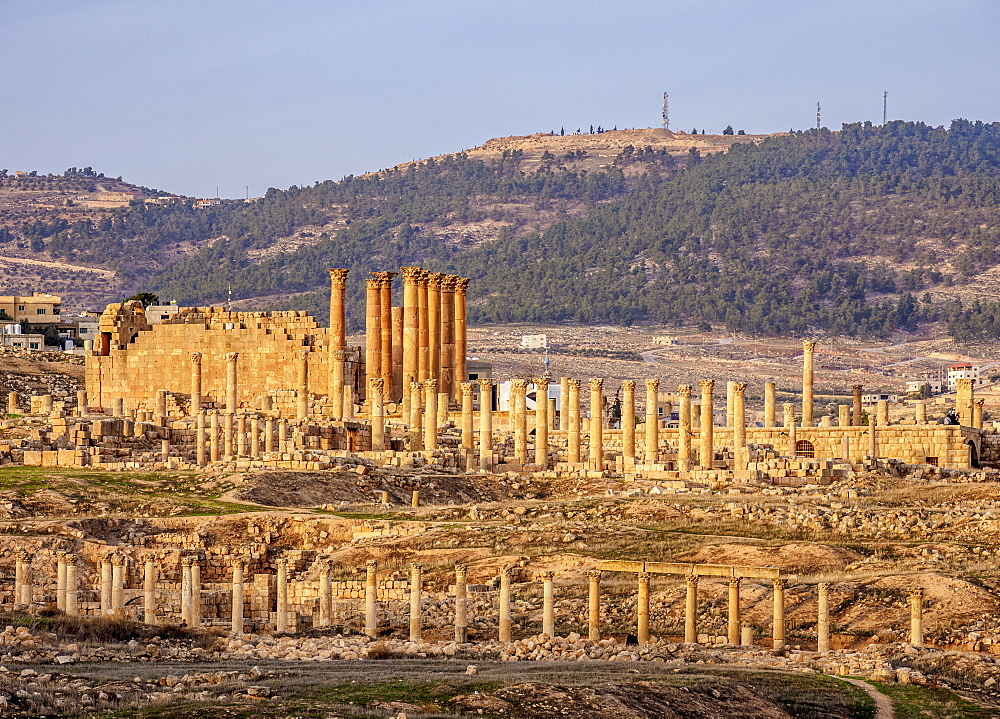 View towards the Temple of Artemis, sunset, Jerash, Jerash Governorate, Jordan, Middle East