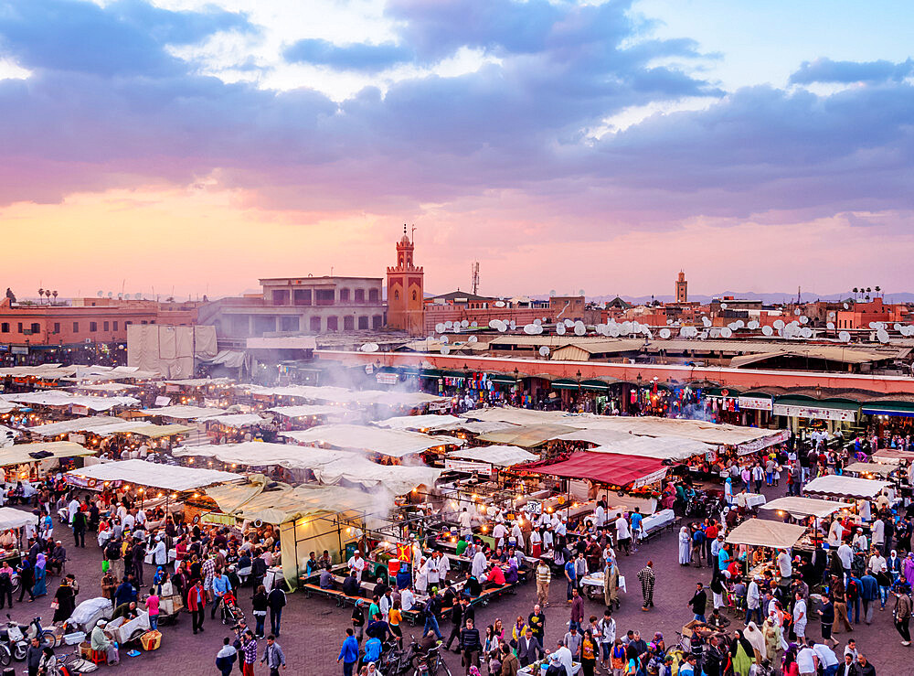 Jemaa el-Fnaa (Jemaa el-Fna) at sunset, square and market in the Old Medina, UNESCO World Heritage Site, Marrakesh, Marrakesh-Safi Region, Morocco, North Africa, Africa